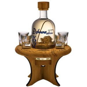 Водка Дебова + 4 Чаши + Маса / Debowa Polska + Glass Set + Wood Table