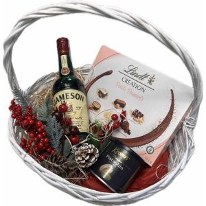 Подаръчна Коледна Кошница с Джеймсън / Gift Christmas Basket Jameson